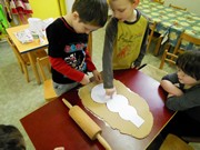 Pečení sněhuláků pro kamarády v Africe